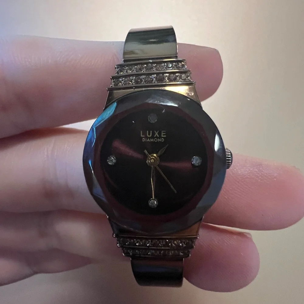 Lux Brown Watch with Elegant Metal Design